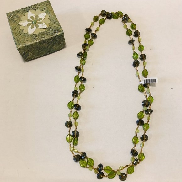 NWOT Green Necklace - Picture 1 of 2